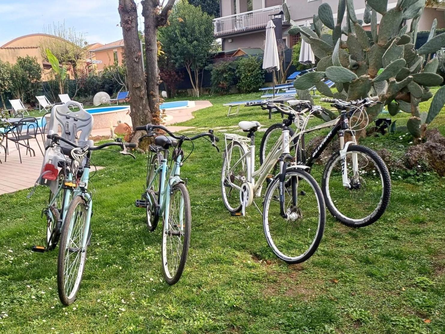 דסנזאנו דל גארדה B&B Villa Giulia מראה חיצוני תמונה