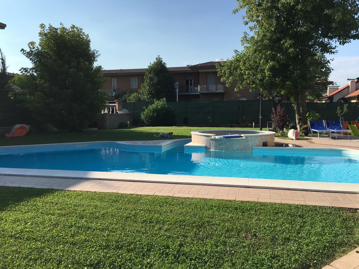 דסנזאנו דל גארדה B&B Villa Giulia מראה חיצוני תמונה