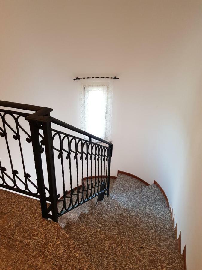 דסנזאנו דל גארדה B&B Villa Giulia מראה חיצוני תמונה