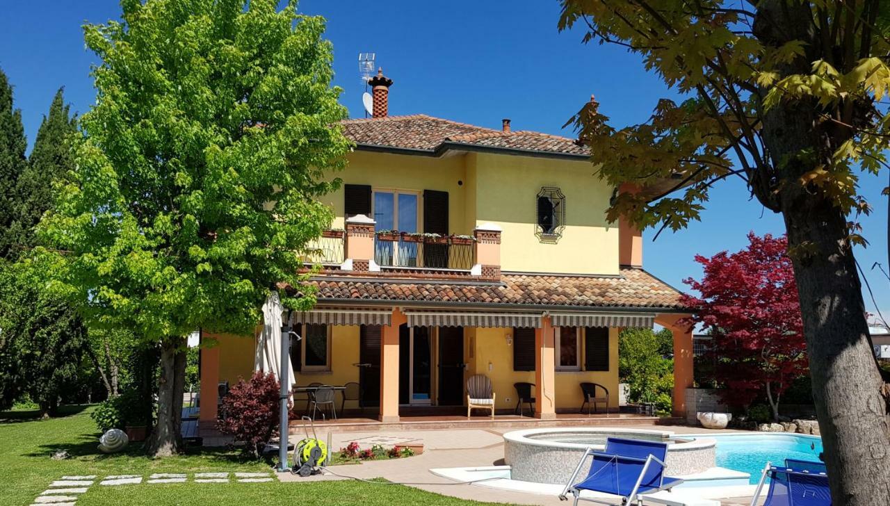 דסנזאנו דל גארדה B&B Villa Giulia מראה חיצוני תמונה